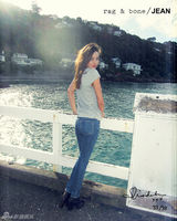 组图：超模米兰达-可儿代言牛仔裤 素颜拍写真