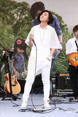 组图：张芸京新造型女人味 传与小煜暧昧粉丝心碎