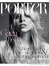 组图：Gaga拍另类黑白写真 边比剪刀手边流泪