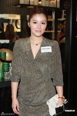 组图：范姜撤销控罪神清气爽 Lisa S期待与老公团聚