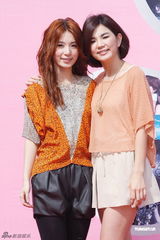 组图：SHE十周年纪念活动 Selina发短片盼早日归队