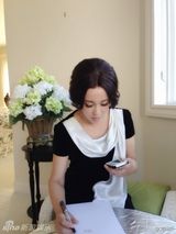 组图：58岁刘晓庆曝婚后照片 养花逛街惬意