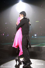 高清组图：郑秀文香港红馆开唱 与刘德华贴面掀高潮