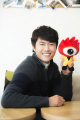 高清组图：韩星在熙对话新浪娱乐