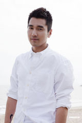 组图：Angelababy素颜上阵 赵又廷封其自拍达人