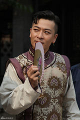 组图：电视剧《打狗棍》主演定妆照