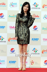 组图：东方神起少女时代等齐聚韩流演唱会