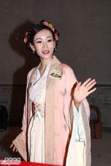 组图：吕慧仪期待扮老年慈禧 林晓峰赞无线腰斩节目