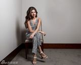 组图：赛琳娜时尚大片曝光 低胸连体衣显熟女范