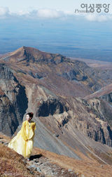幻灯图：孙艺珍韩服杂志照 优雅宁静散发古典美