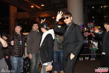 组图：日本组合w-inds.抵港 橘庆太亲和打招呼