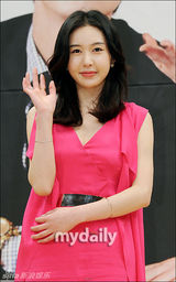 组图：申珠雅等出席早间剧《我人生的甘露》发布会