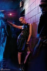 组图：艾玛-斯通魅惑妆登杂志封面 大展女王范