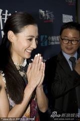 组图：张柏芝艳丽亮相戛纳庆32岁生日