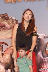 组图：汪诗诗澳门活动力挺老公甄子丹