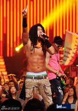 组图：HaHa等《尹道贤的Must》献热情舞台