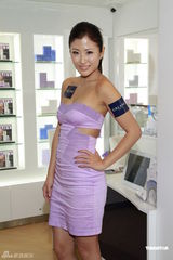 组图：陈茵媺周家蔚出席活动各自晒幸福