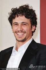 组图：《萨尔》发布会 詹姆斯-弗兰科惹粉丝尖叫