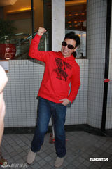 幻灯图集：钟镇涛范姜喜添小女 重7.2斤母女平安