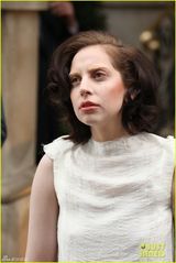 组图：Gaga泪痕妆真空凸点疑胸部下垂