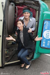 马国明杨怡母亲节拍剧 羡慕郑嘉颖北上捞金(图)