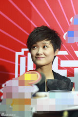 组图：《快乐男声》直播四导师受访神采奕奕