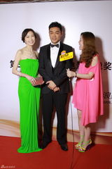 组图：众星红毯对话新浪娱乐畅谈金像奖