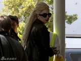 组图：Lady Gaga大秀最新雷鬼辫发型