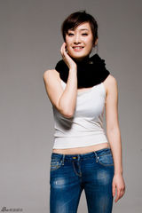 高清组图：葛梦娇入围先声夺金33强 杂志大片曝光