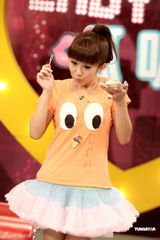 组图：瑶瑶自曝因走红吓跑前男友 与温雅秀可爱