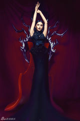 组图：百变韩丹彤万圣节大片变妖艳女巫