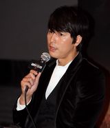 组图：《剑雨》韩国首映 主演郑雨盛帅气亮相