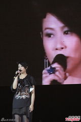 组图：刘若英分享爱情体会 自曝恋爱失败多次