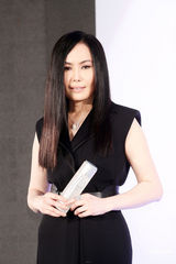 组图：江蕙预告将会退休 闻故乡支持泪眼道歉