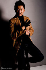 组图：涂松岩海量帅气私搭照多样造型