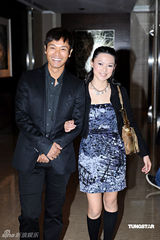 高清：陈国邦迎娶罗敏庄现场洒泪 众无线艺人道贺