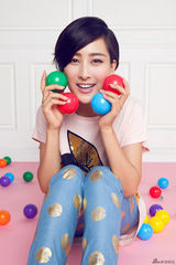 组图：马苏大玩表情九宫格 萌主展现丰富内心