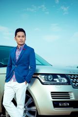 组图：黄征最新风格大片曝光 一路奔跑显洒脱