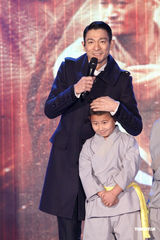 组图：《新少林寺》首映庆典 刘德华大耍七星拳