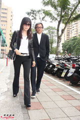 组图：大小S父亲追悼会 亲家张兰亲赴台好友来悼念