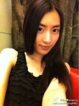 组图：疑似李亚鹏激吻女私照 容貌清纯可人