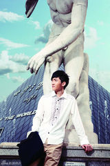 组图：路宏时尚写真曝光 彰显阳光型男魅力