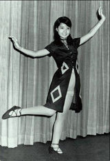 组图：邓丽君罕见私房照曝光 清丽动人