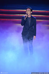 组图：金钟奖现场 林宥嘉牵手张清芳献天籁