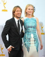 组图：妮可-基德曼亮相 贴身长裙身材高挑