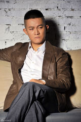 组图：杨志刚冷酷到底 尽显男人本色