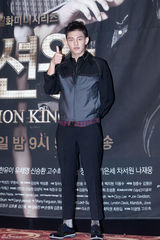 高清组图：申世京刘亚仁等出席《时尚王》记者会