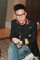 组图：苏永康公布演唱会详情 将请谢霆锋出席