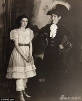 组图：英女王幼年舞台剧照曝光 曾表演中式戏剧