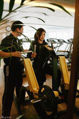 幻灯图：孟广美冬日健身 工作繁忙不忘美体塑形